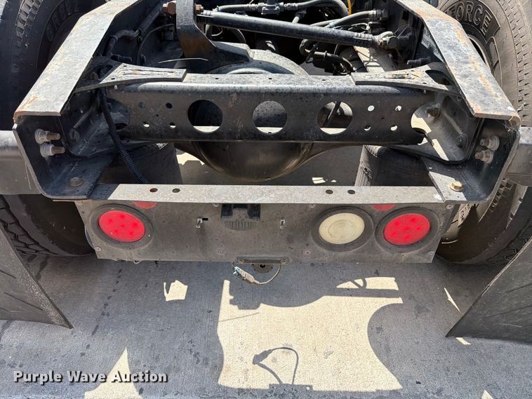 image for item ED5195 2012 International 8600 semi truck