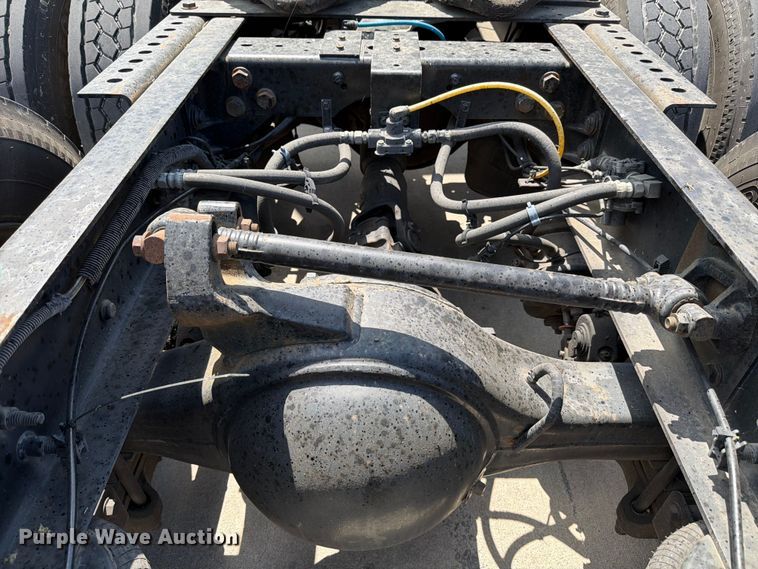 image for item ED5195 2012 International 8600 semi truck