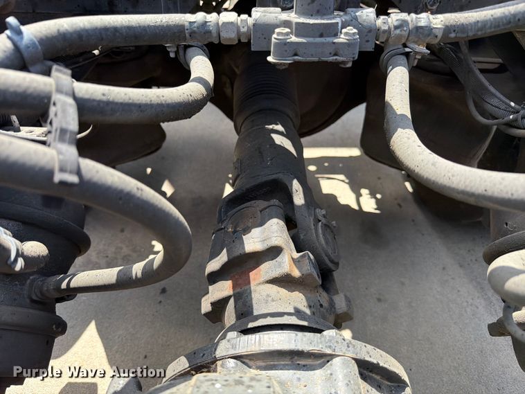 image for item ED5195 2012 International 8600 semi truck