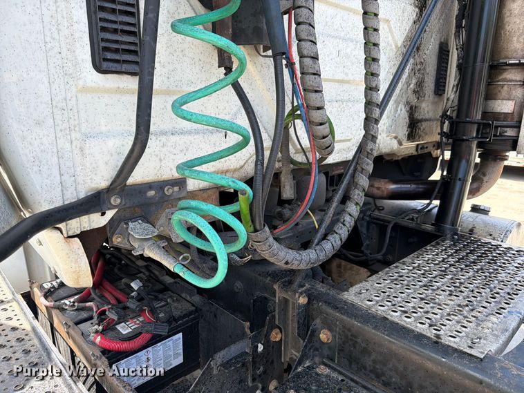 image for item ED5195 2012 International 8600 semi truck