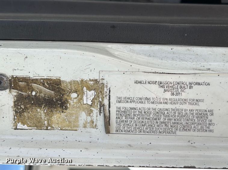 image for item ED5195 2012 International 8600 semi truck