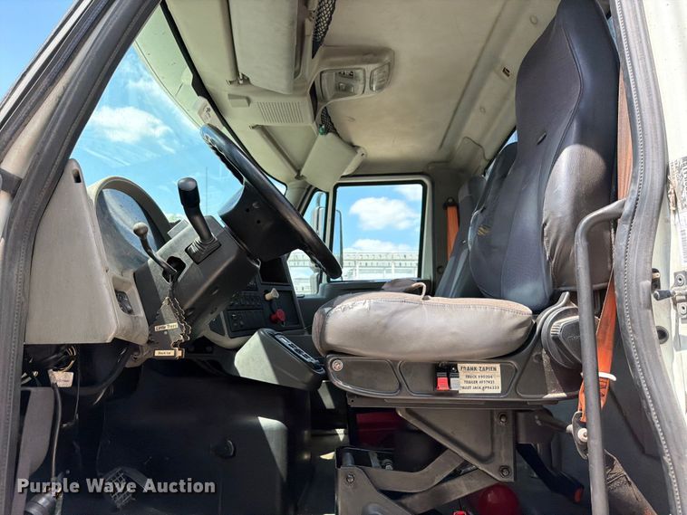 image for item ED5195 2012 International 8600 semi truck