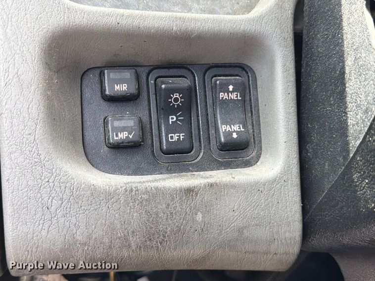 image for item ED5195 2012 International 8600 semi truck