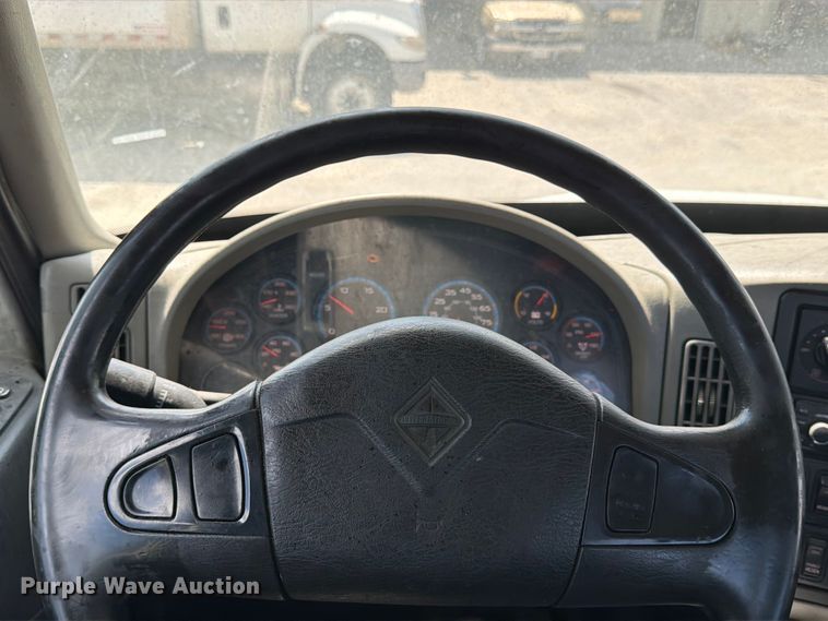 image for item ED5195 2012 International 8600 semi truck