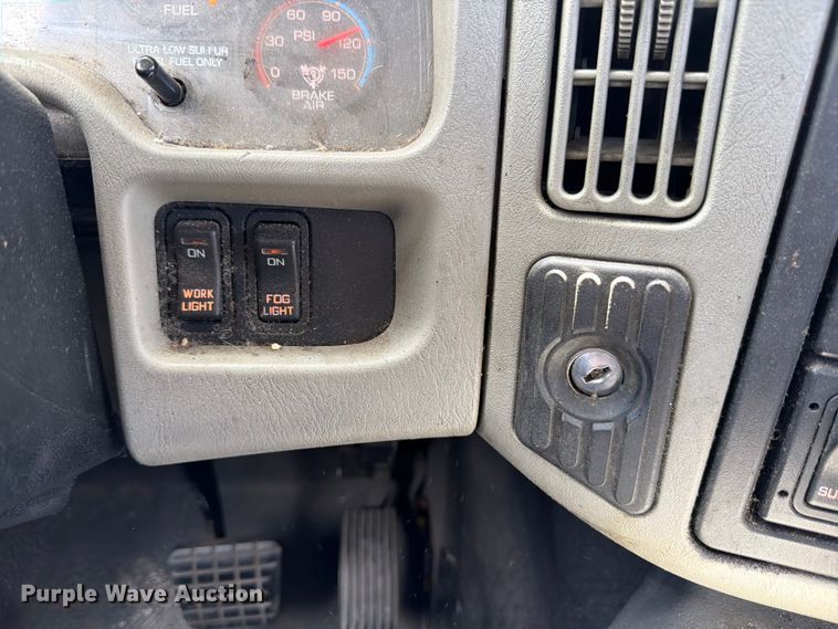 image for item ED5195 2012 International 8600 semi truck