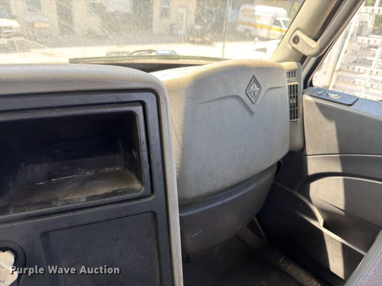 image for item ED5195 2012 International 8600 semi truck