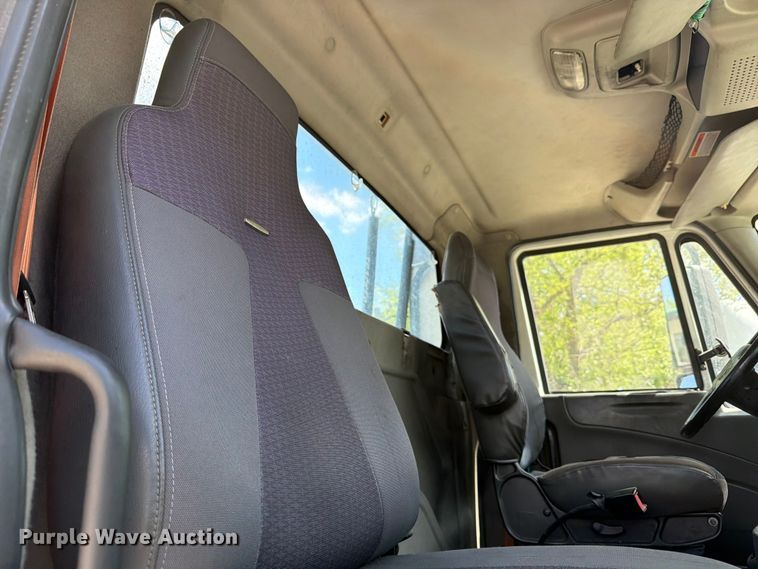 image for item ED5195 2012 International 8600 semi truck