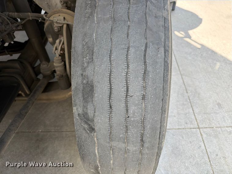 image for item ED5195 2012 International 8600 semi truck