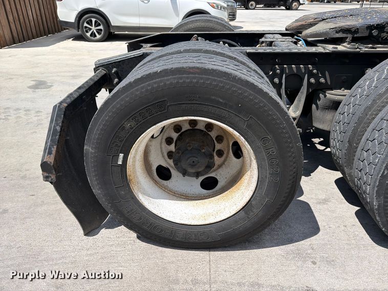 image for item ED5195 2012 International 8600 semi truck