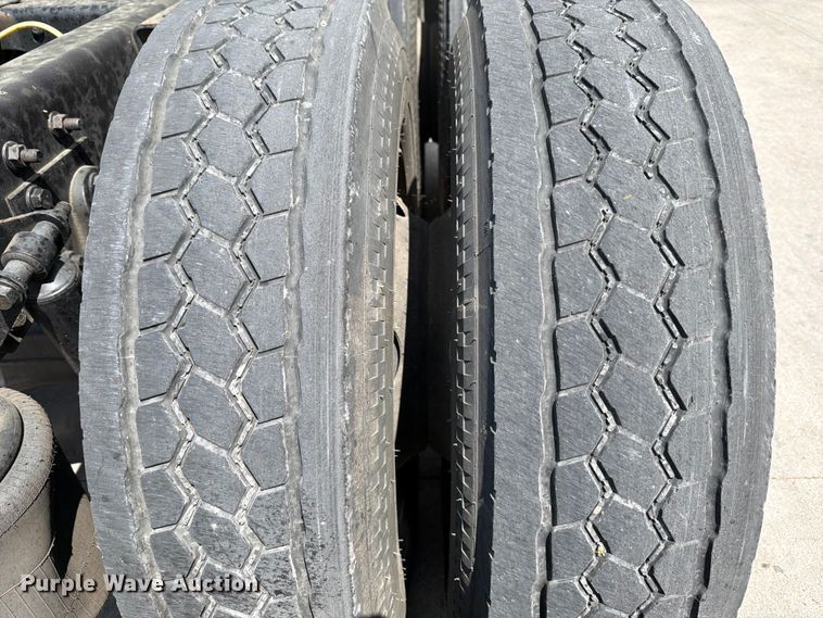 image for item ED5195 2012 International 8600 semi truck