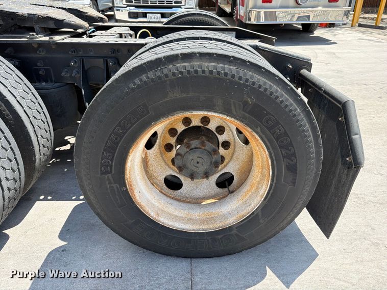 image for item ED5195 2012 International 8600 semi truck