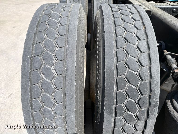 image for item ED5195 2012 International 8600 semi truck