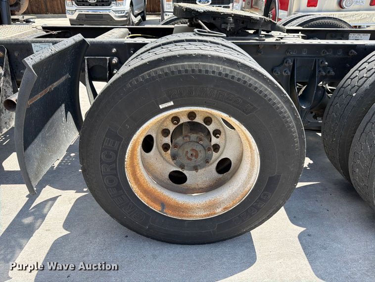 image for item ED5195 2012 International 8600 semi truck