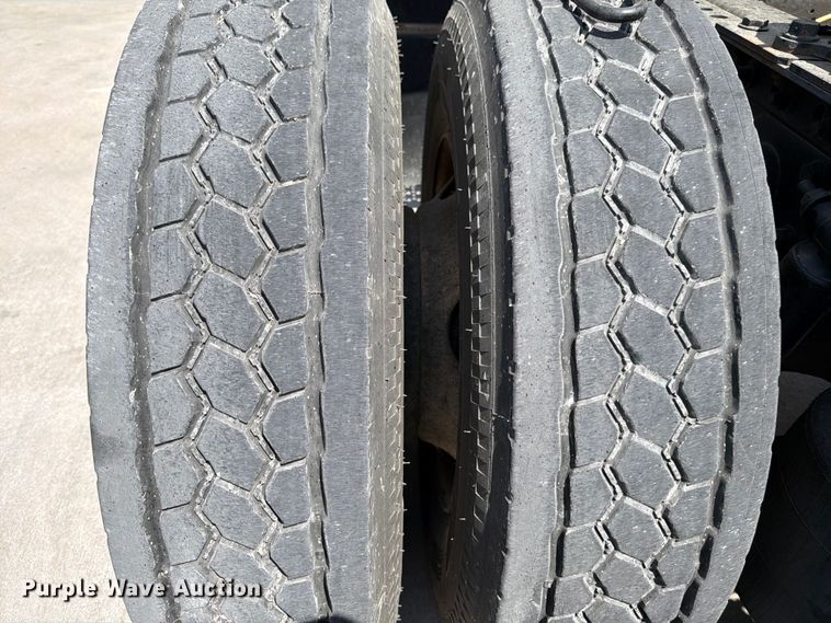 image for item ED5195 2012 International 8600 semi truck