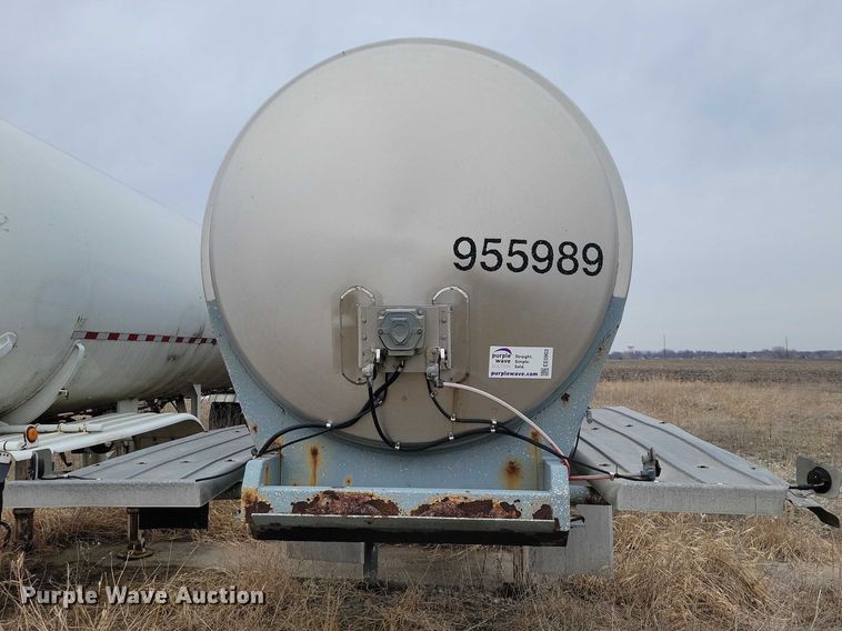 image for item EE0903 1995 Polar tank trailer