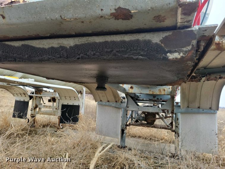 image for item EE0903 1995 Polar tank trailer