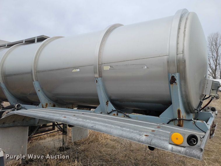 image for item EE0903 1995 Polar tank trailer