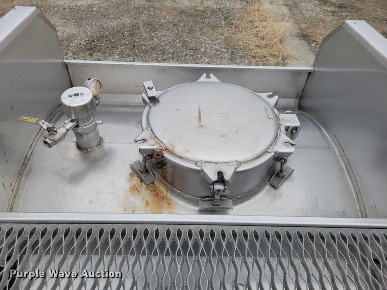 image for item EE0903 1995 Polar tank trailer