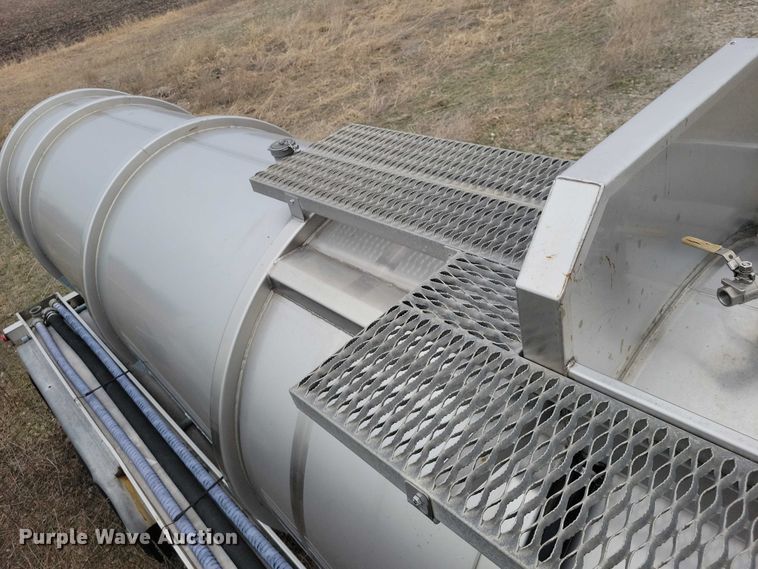 image for item EE0903 1995 Polar tank trailer