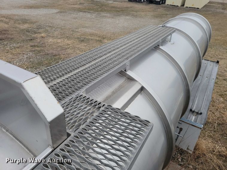 image for item EE0903 1995 Polar tank trailer