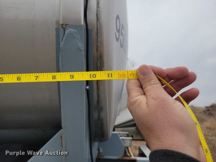 image for item EE0903 1995 Polar tank trailer