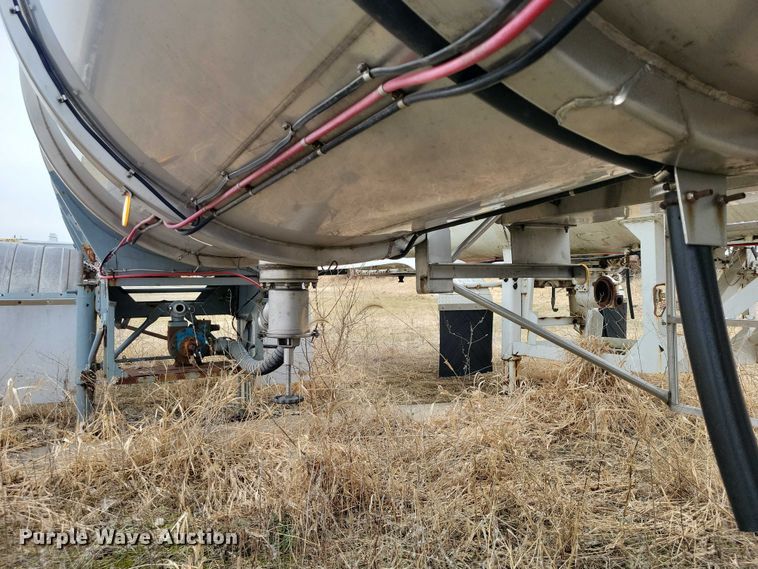 image for item EE0903 1995 Polar tank trailer
