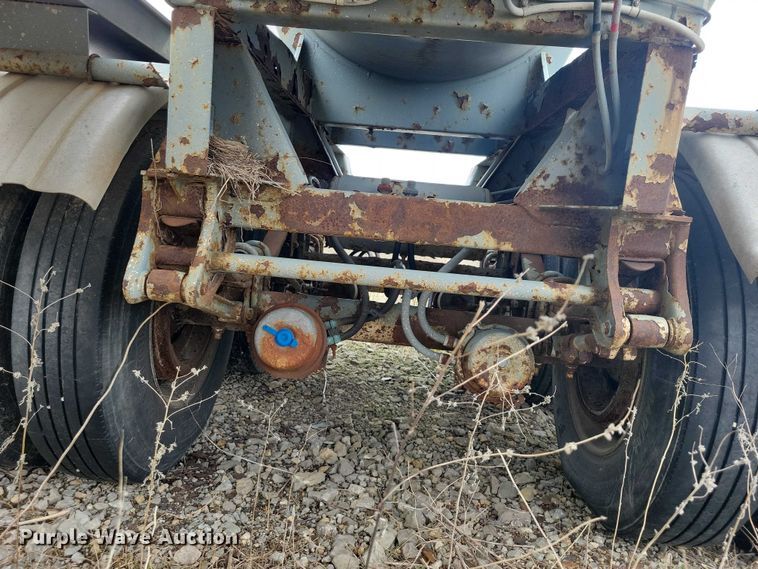image for item EE0903 1995 Polar tank trailer