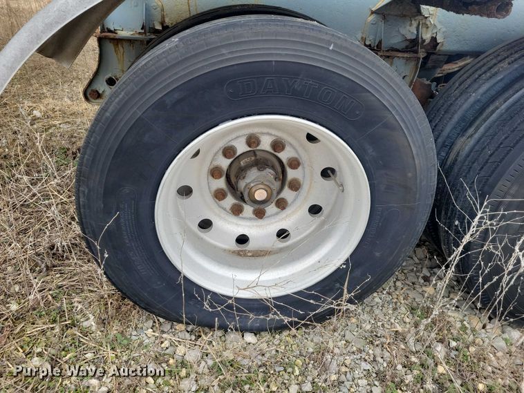 image for item EE0903 1995 Polar tank trailer