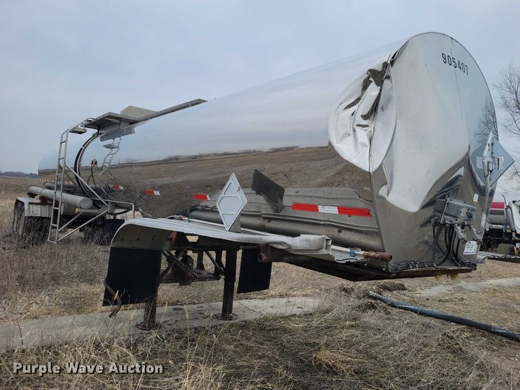 image for item EE0904 1991 Polar tank trailer