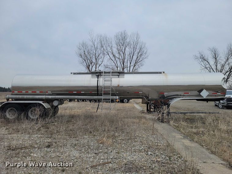 image for item EE0904 1991 Polar tank trailer