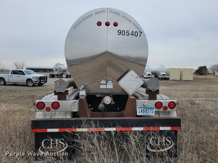 image for item EE0904 1991 Polar tank trailer