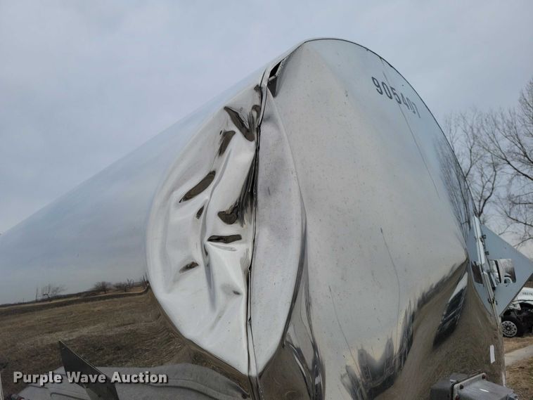 image for item EE0904 1991 Polar tank trailer