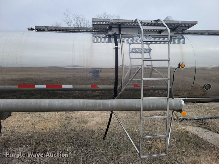 image for item EE0904 1991 Polar tank trailer