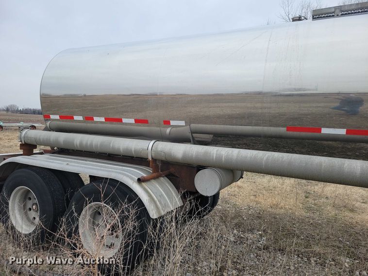 image for item EE0904 1991 Polar tank trailer