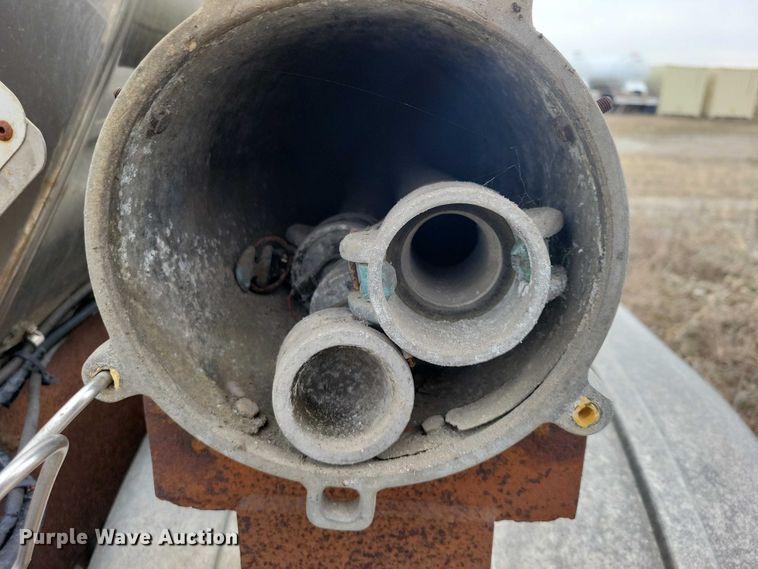 image for item EE0904 1991 Polar tank trailer