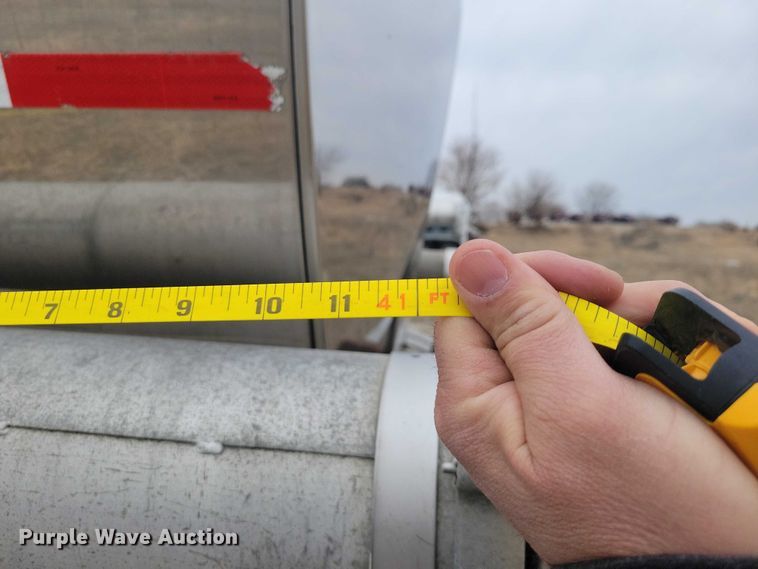 image for item EE0904 1991 Polar tank trailer