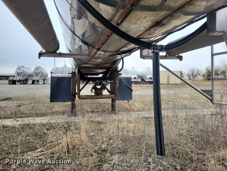 image for item EE0904 1991 Polar tank trailer