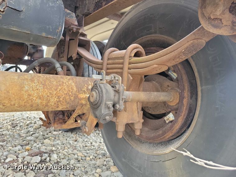 image for item EE0904 1991 Polar tank trailer