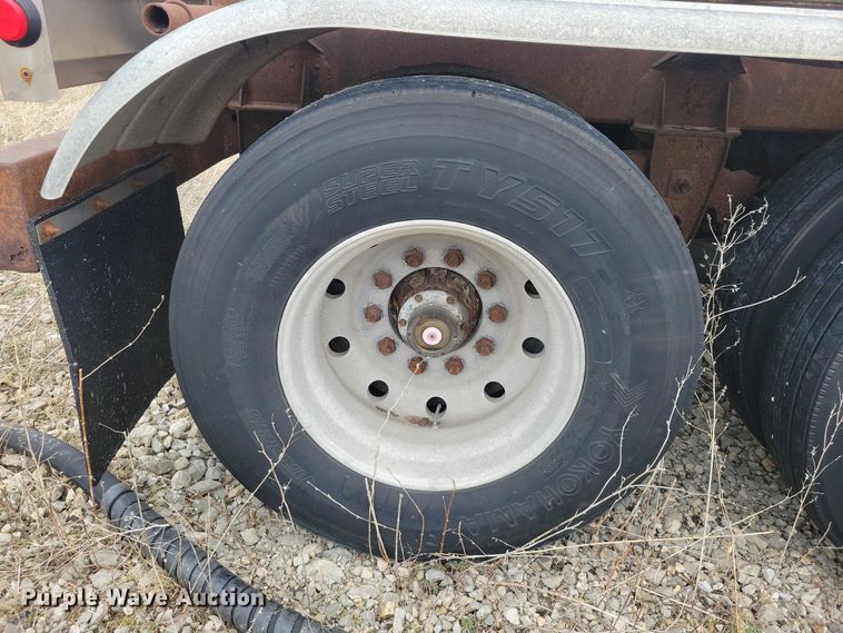 image for item EE0904 1991 Polar tank trailer