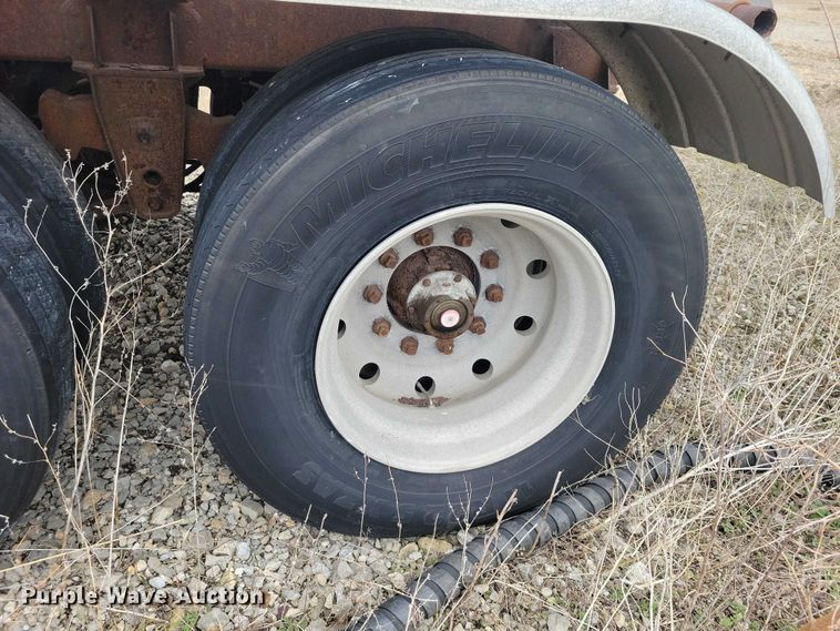 image for item EE0904 1991 Polar tank trailer