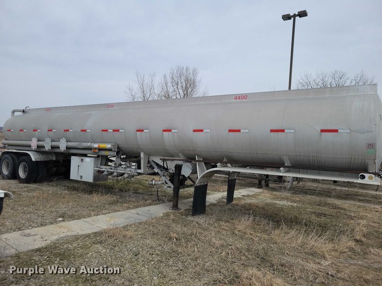 image for item EE0905 1998 Beall BAST-95-3-SB tank trailer