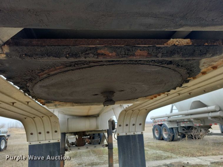 image for item EE0905 1998 Beall BAST-95-3-SB tank trailer