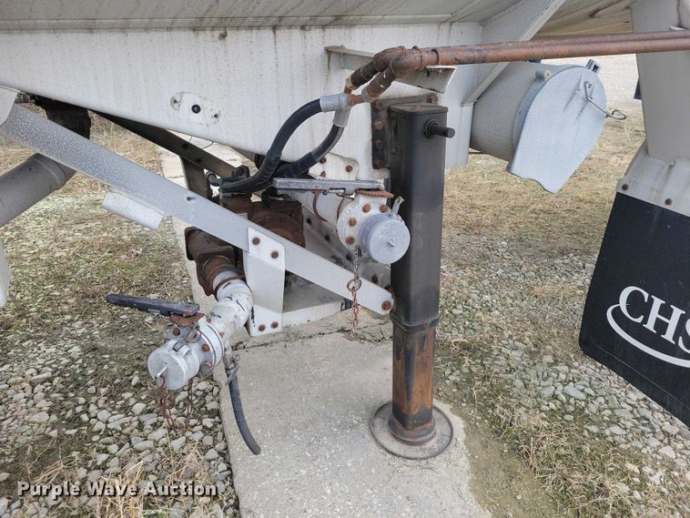 image for item EE0905 1998 Beall BAST-95-3-SB tank trailer