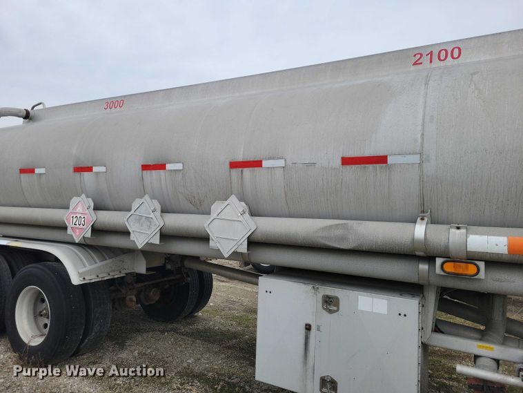 image for item EE0905 1998 Beall BAST-95-3-SB tank trailer