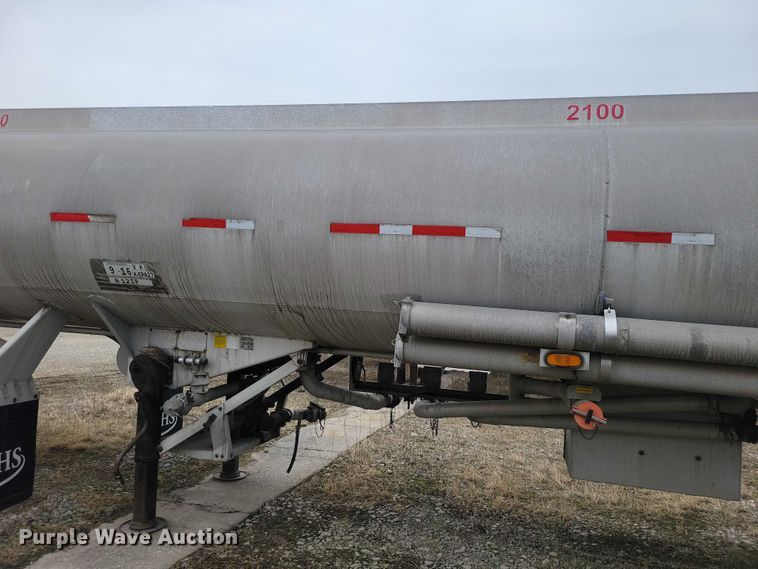 image for item EE0905 1998 Beall BAST-95-3-SB tank trailer