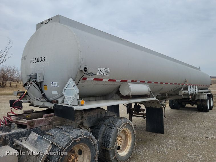 image for item EE0906 1989 Beall BAST-92-4 tank trailer