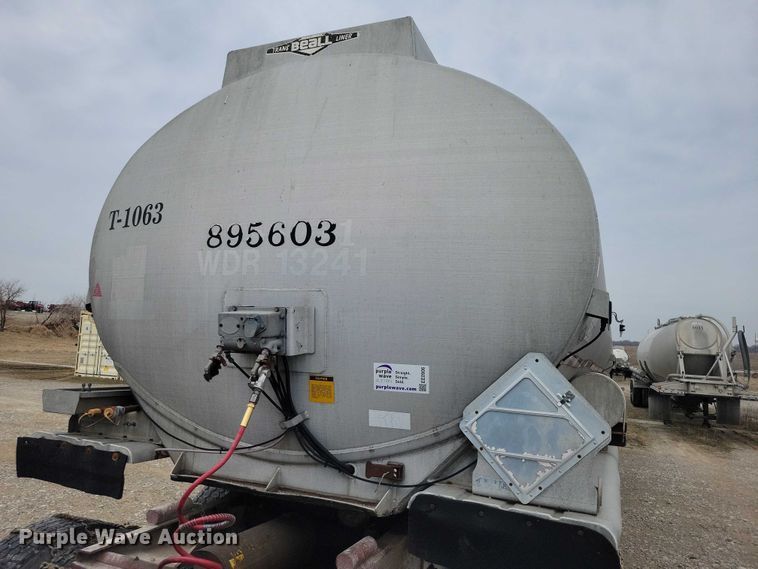 image for item EE0906 1989 Beall BAST-92-4 tank trailer