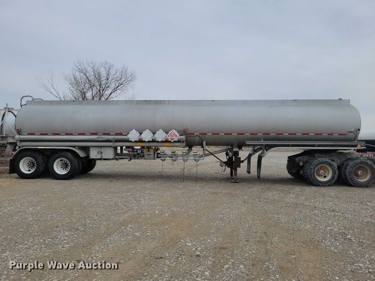 image for item EE0906 1989 Beall BAST-92-4 tank trailer