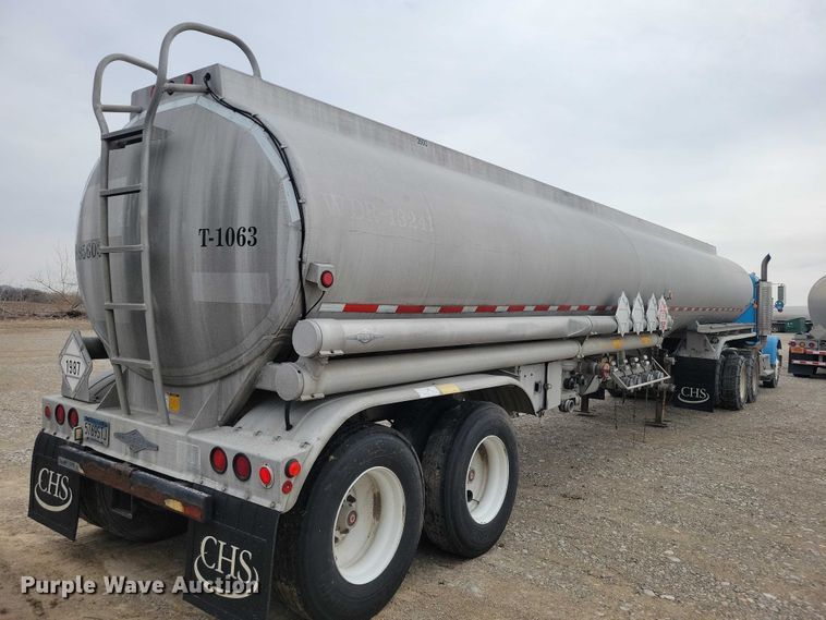image for item EE0906 1989 Beall BAST-92-4 tank trailer
