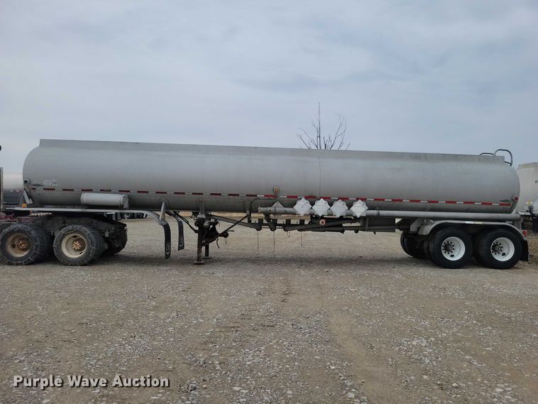 image for item EE0906 1989 Beall BAST-92-4 tank trailer